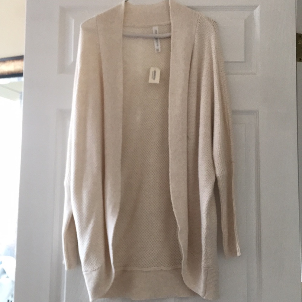 Cream Aeropostale small sweater. New with tags